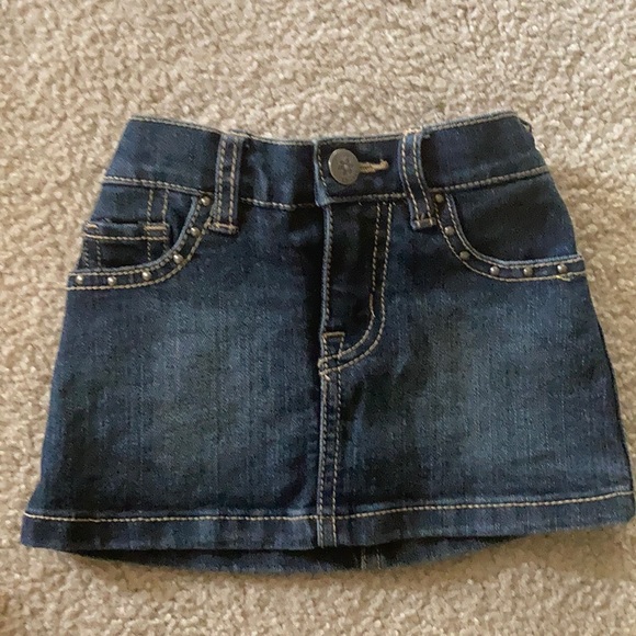 Like NEW - 2 baby denim skirt 12-18 mos - Picture 2 of 7